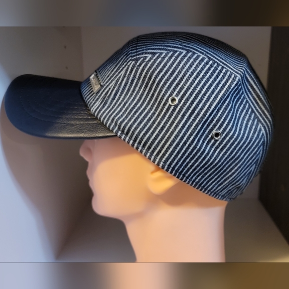 BNWT Kangol 4 Panel Adjustable Hat - Picture 3 of 7